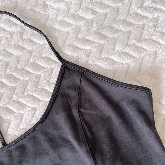 Victoria’s Secret ON POINT Essentials Racerback Tank Top - Picture 3 of 7